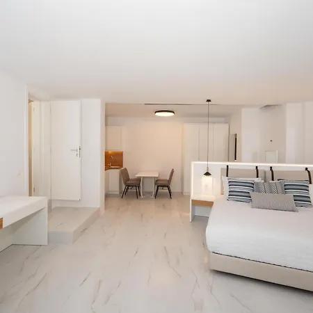 Hotel Arcs & Residences