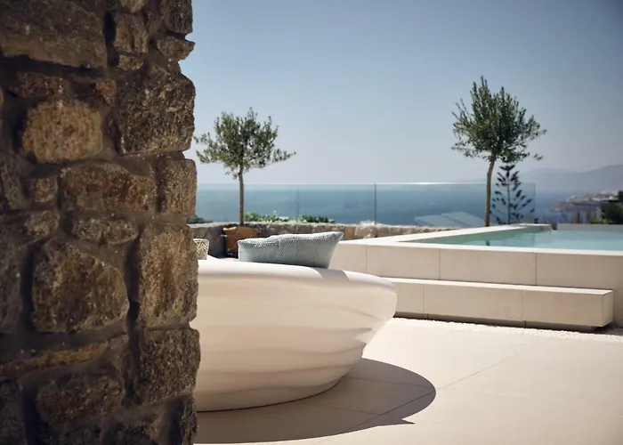 Otel Arcs & Residences 3*