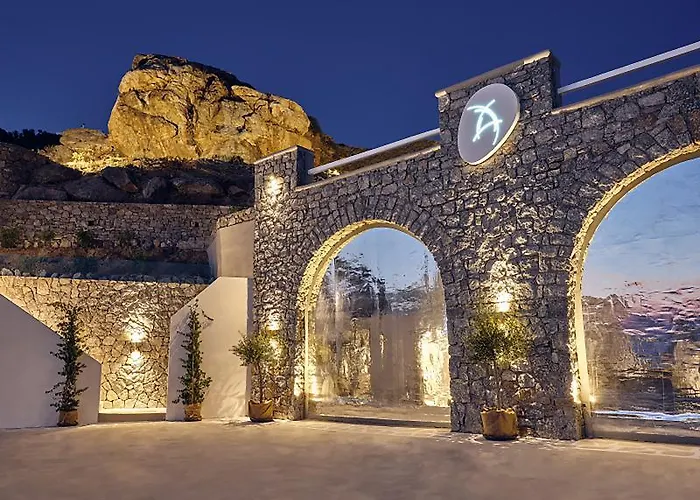 Otel Arcs & Residences 3*