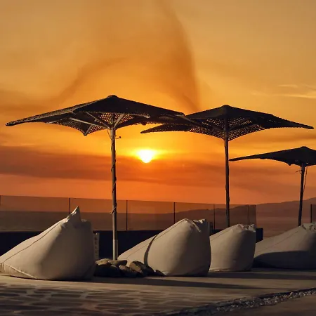 Отель Arcs & Residences 3*